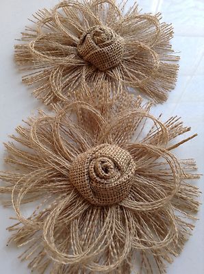 Flores de arpillera diseño de flor con tela desflecada