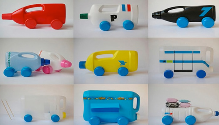 juguetes con materiales reciclados autos hechos con botellas de detergente