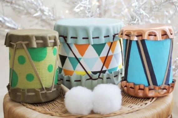juguetes con materiales reciclados tambores hechos con latas recicladas